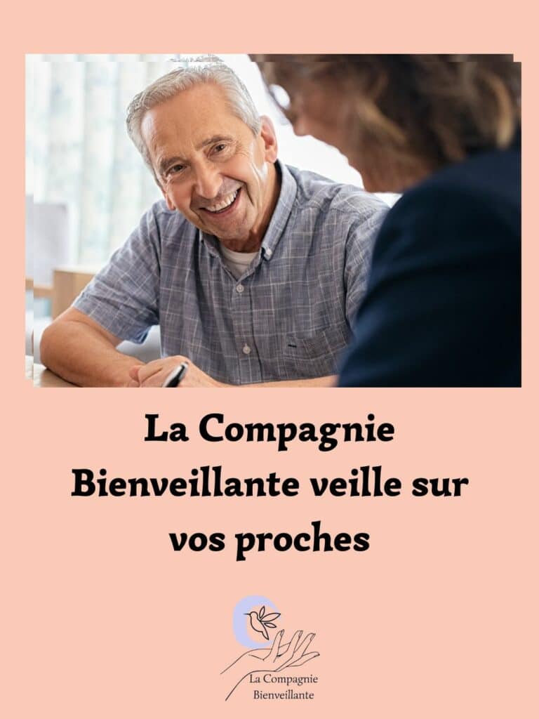 homme souriant dans son appartement à mulhouse